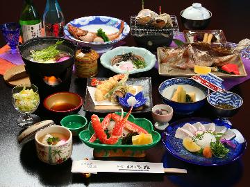 【当館人気No．1】観光も食も満足したいならコレ！天然物の海の幸☆旬魚満載会席プラン