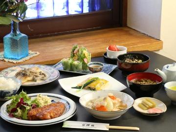 ☆【スタンダード】四季折々地元産の食材を味わう女将の手料理♪戸隠満喫（１泊２食付）