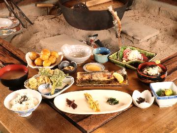 【スタンダード】地元の山の幸をふんだんに使った人気の山里料理
