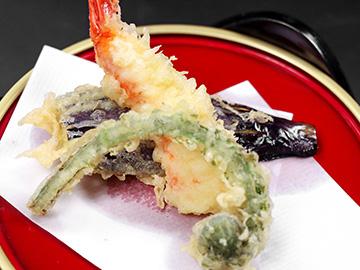 【春限定】旬の味覚を堪能☆筍と山菜の春満載コース♪お料理８品★夕食はお部屋または個室で