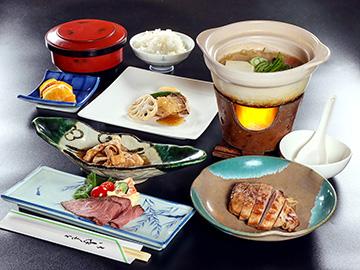 【１泊２食付き】当ホテル自慢のボリューミーな手作り定食でビジネスにも観光にも！