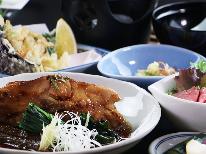 【夕食付】料理長手作りの日替わり定食膳が自慢♪朝はマイペースに過ごしましょう★Wi-Fi完備