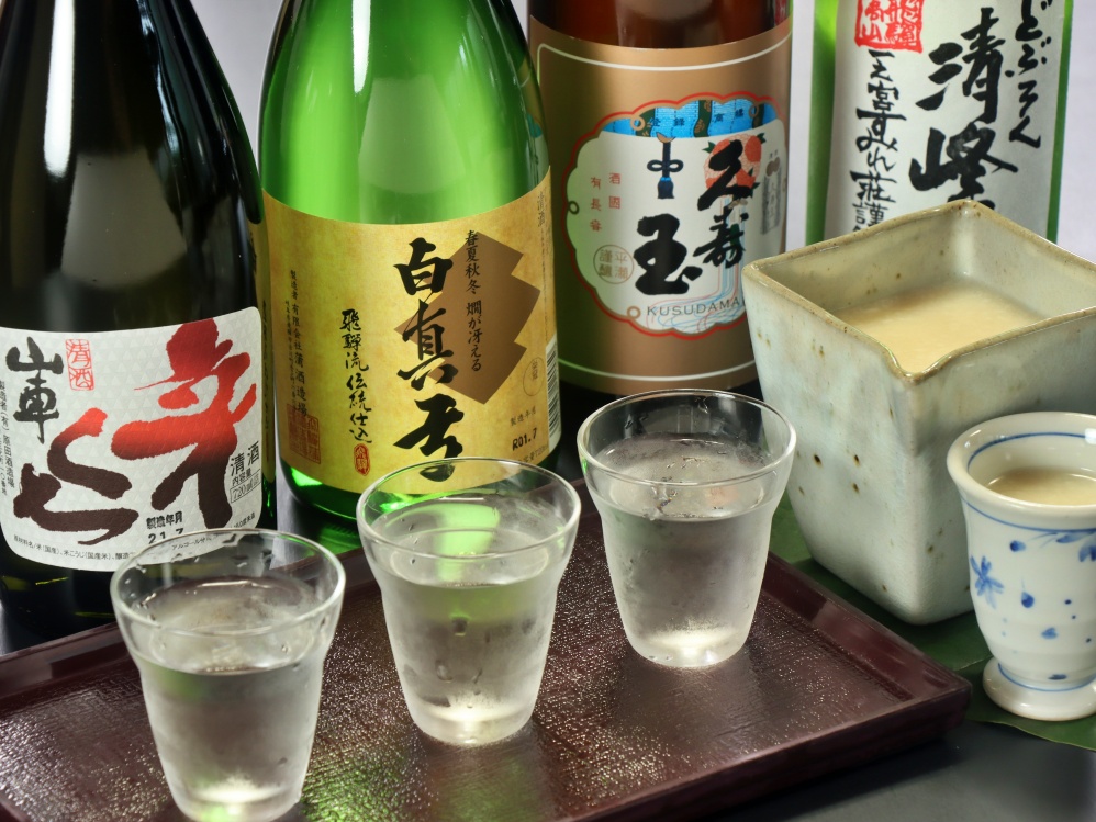 【地酒飲み比べ】自慢料理と旨い酒☆自家製どぶろく&地酒3種を飲み比べ♪
