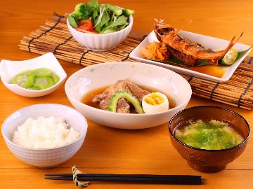 ＼宮古島の家庭料理をふぁいみ～る／『2食付』で子連れでも周りを気にせずゆっくり宮古島満喫たび