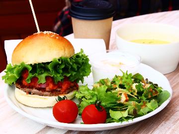 朝食付◆  朝でも食べやすい♪オーナー手作りバーガーとやさしい朝時間