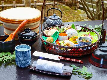 【室数限定】夕食は自由に☆21時までチェックインＯＫ！静かな山間で至福のひとときを愉しむ…≪1泊朝食≫