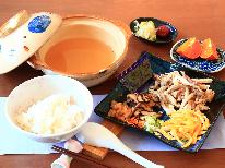 【奄美の絶品グルメ★鶏飯御膳】鳥の旨味が詰まっただし汁をかけて食べる「鶏飯」を堪能