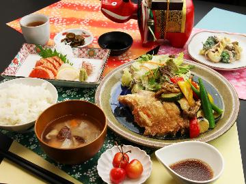 ★【当館人気の2食付】ビジネスにピッタリ☆朝夕しっかり食べて快適滞在♪【Wi-Fi無料★コミック充実】