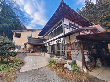 川の瀬に和む料理自慢の一軒宿　滝の湯旅館