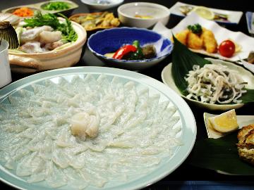 ぷりっぷりで弾力があり！ふぐの旨味がくちいっぱいに♪『若狭ふぐフルコース』+漁師料理【お子様歓迎】