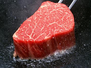 【あか牛堪能♪】阿蘇名産『あか牛』ステーキをフルコース料理と共に…♪２食プラン＋★温泉成分入浴剤付き