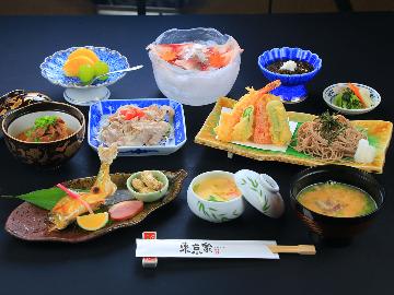 【東京家の定番プラン☆】お部屋で味わう季節の会席を鯉の洗いと鯉こくを共に。