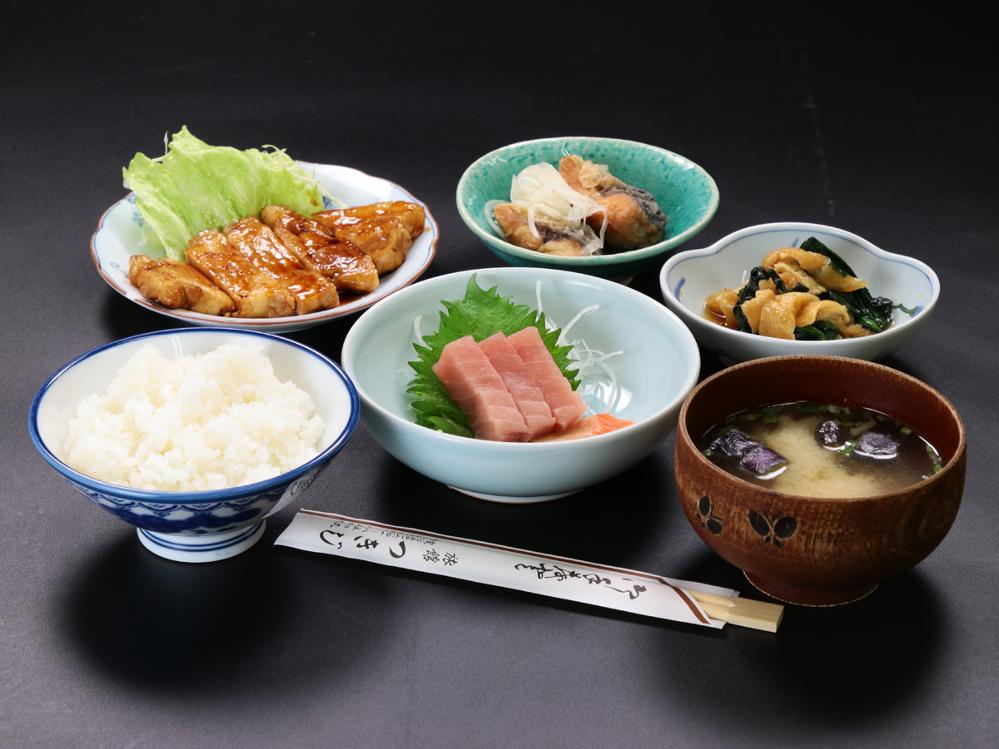 【2食付】仕事後はゆっくり★日替わり家庭的おふくろ定食