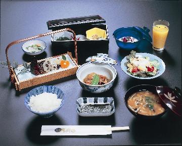 【レイトインOK！】広々としたお部屋で寛ぐ１泊朝食付