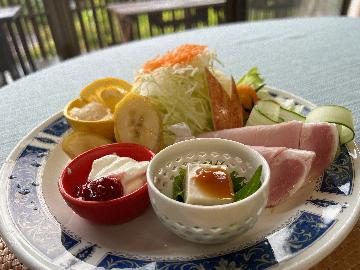 【連泊プラン】【朝食サービス】農園で採れた野菜を使ったボリューム満点！デザート付贅沢朝食☆