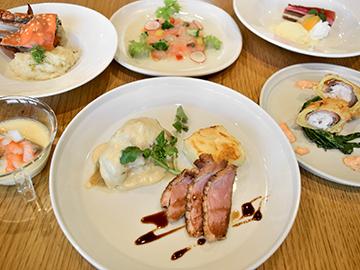 夕食はCafe Bistro BAY HOMES でお得な” スペシャルコースディナー”【1泊朝食付き】
