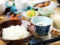 木の香りに包まれて、波の音をBGMに楽しむ。旬の素材を使った優しい朝ごはん◇朝食付