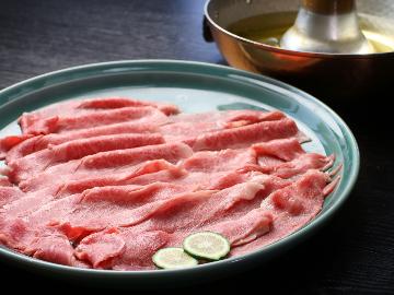 【近江牛すき焼きorしゃぶしゃぶ】近江牛をお腹いっぱい選べる鍋コース≪北近江リゾート温泉無料券付≫