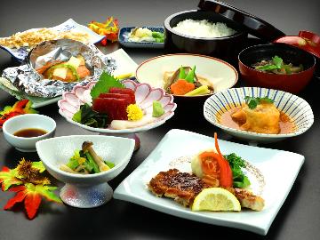 【ビジネス2食付】平日限定！安く・美味しく・快適に♪頑張っているビジネスマン応援旅館！