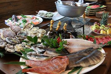 【一日二組限定(夕食処)】《一番人気》旬の新鮮魚介類と囲炉裏料理でおもてなし~カキ・ホタテ…他~