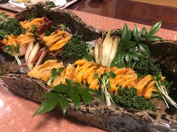 【1日1組限定】全館貸切◆ウニ漁解禁！季節限定産卵前の今が旬！ウニ、ホヤ盛［2食付］