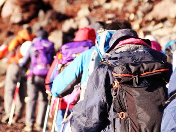 【登山】新緑から紅葉の時期は大自然に囲まれた里山へ♪チェックアウト後温泉入浴＆朝食おにぎり変更ＯＫ♪