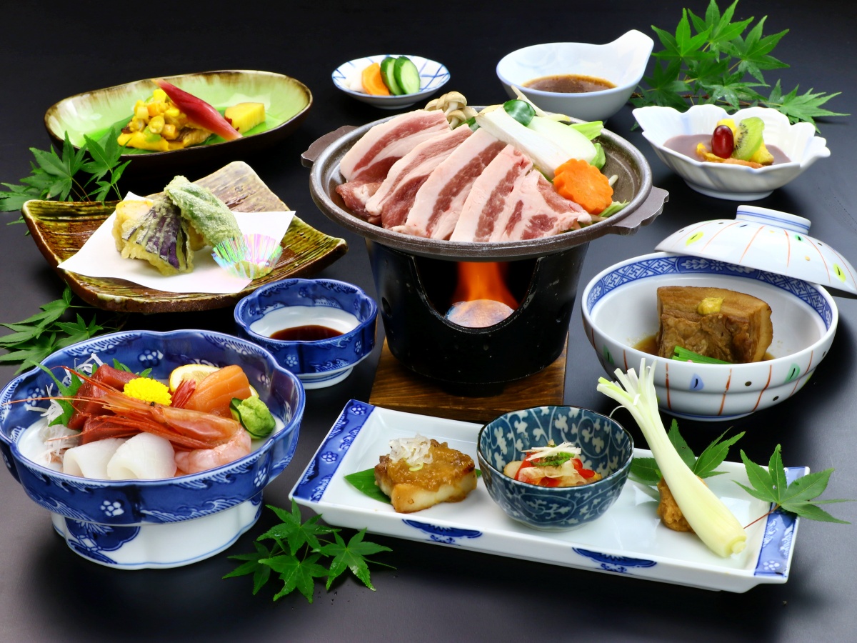 《四季の旬味》おもてなしの心を込めて色彩豊かな会席　1泊2食